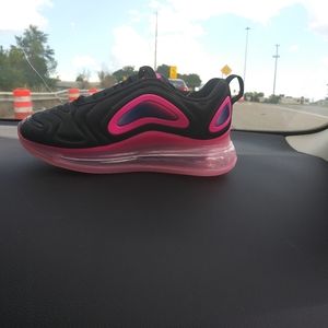 Air max 720s        size 4gs